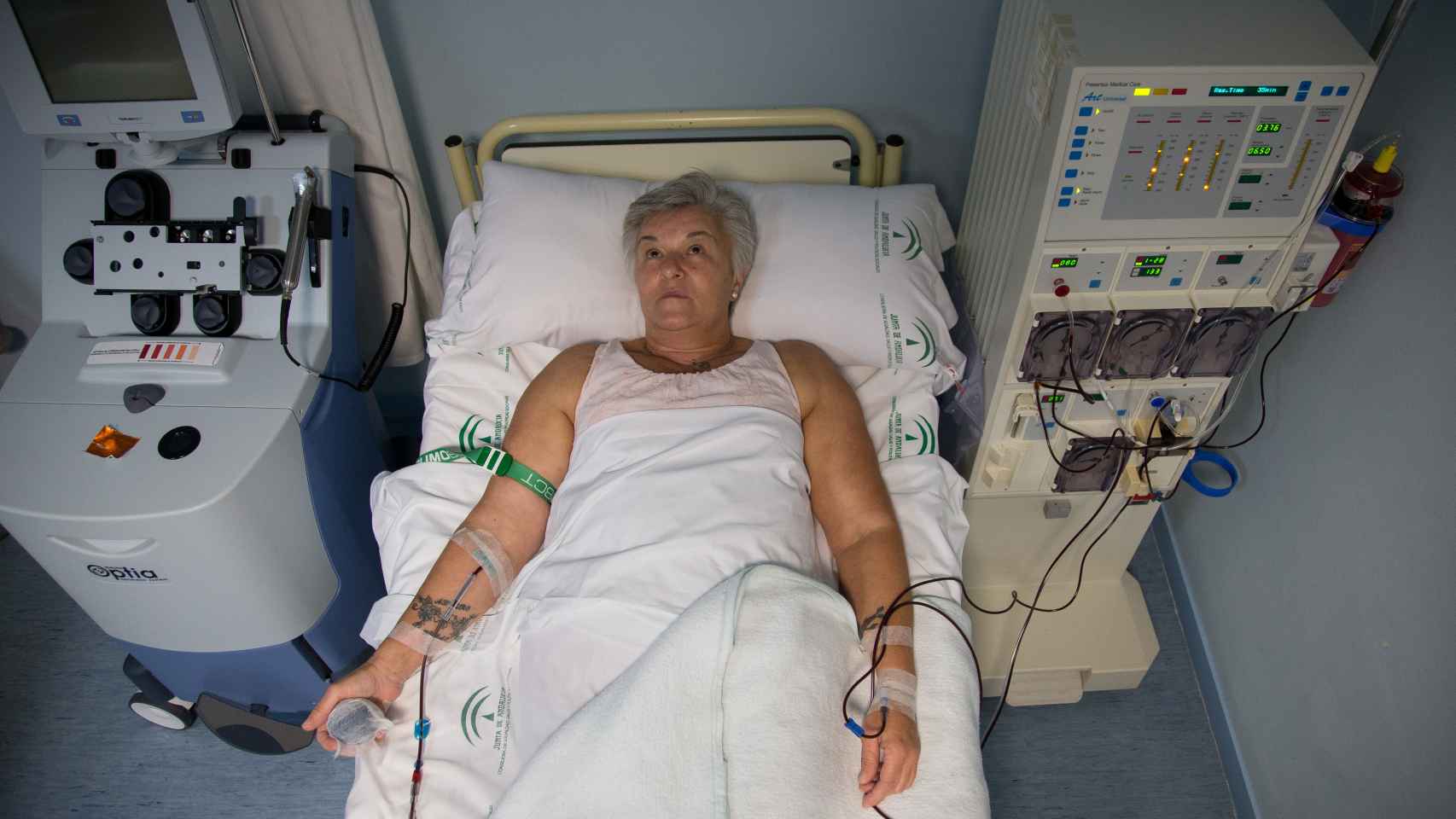 María José acude una vez al mes al Hospital Virgen del Rocío para practicarse una aféresis con la que eliminar el colesteros en sangre.
