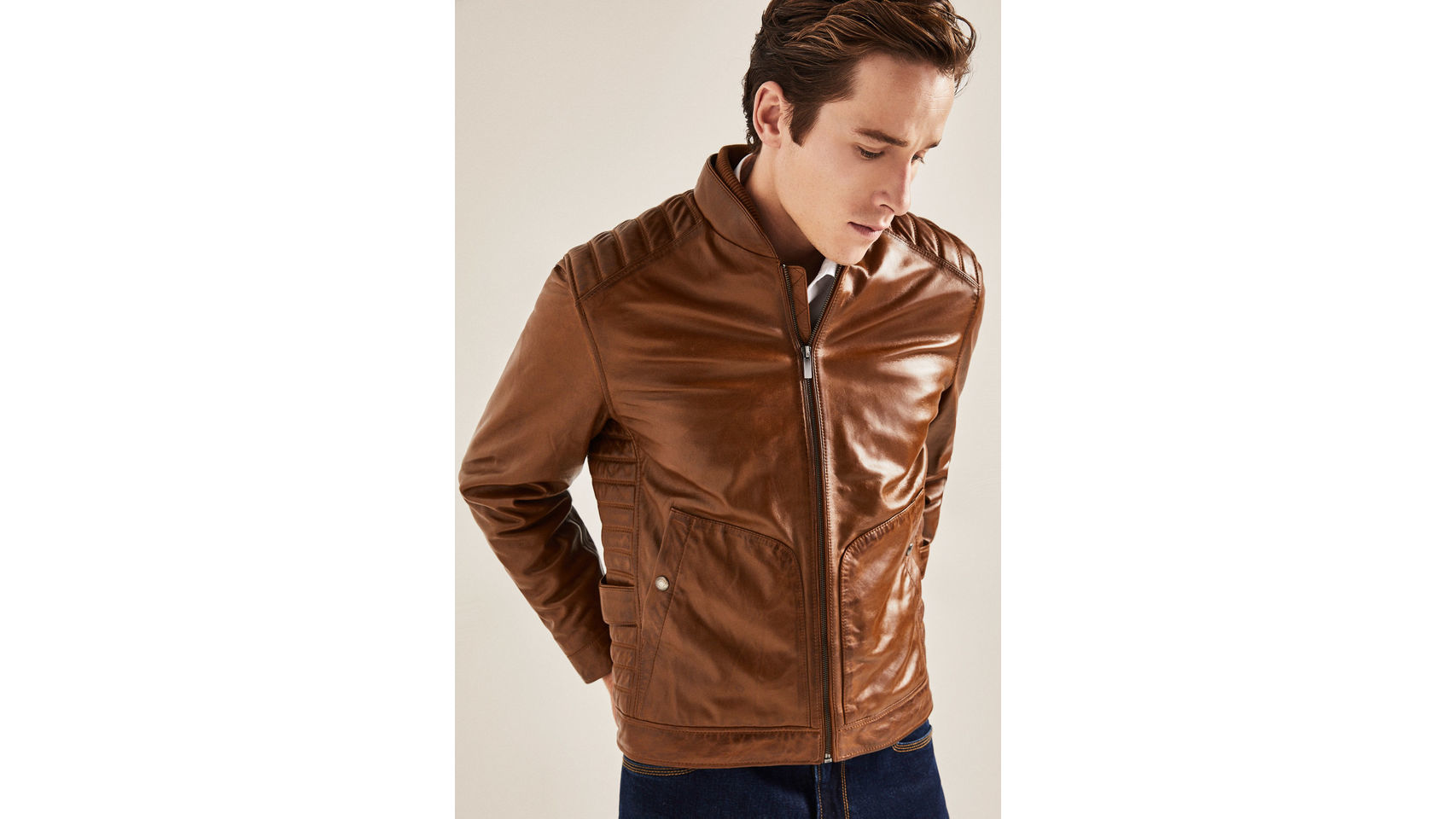 Piel, borrego y corte clásico: las nuevas tendencias en chaqueta de hombre