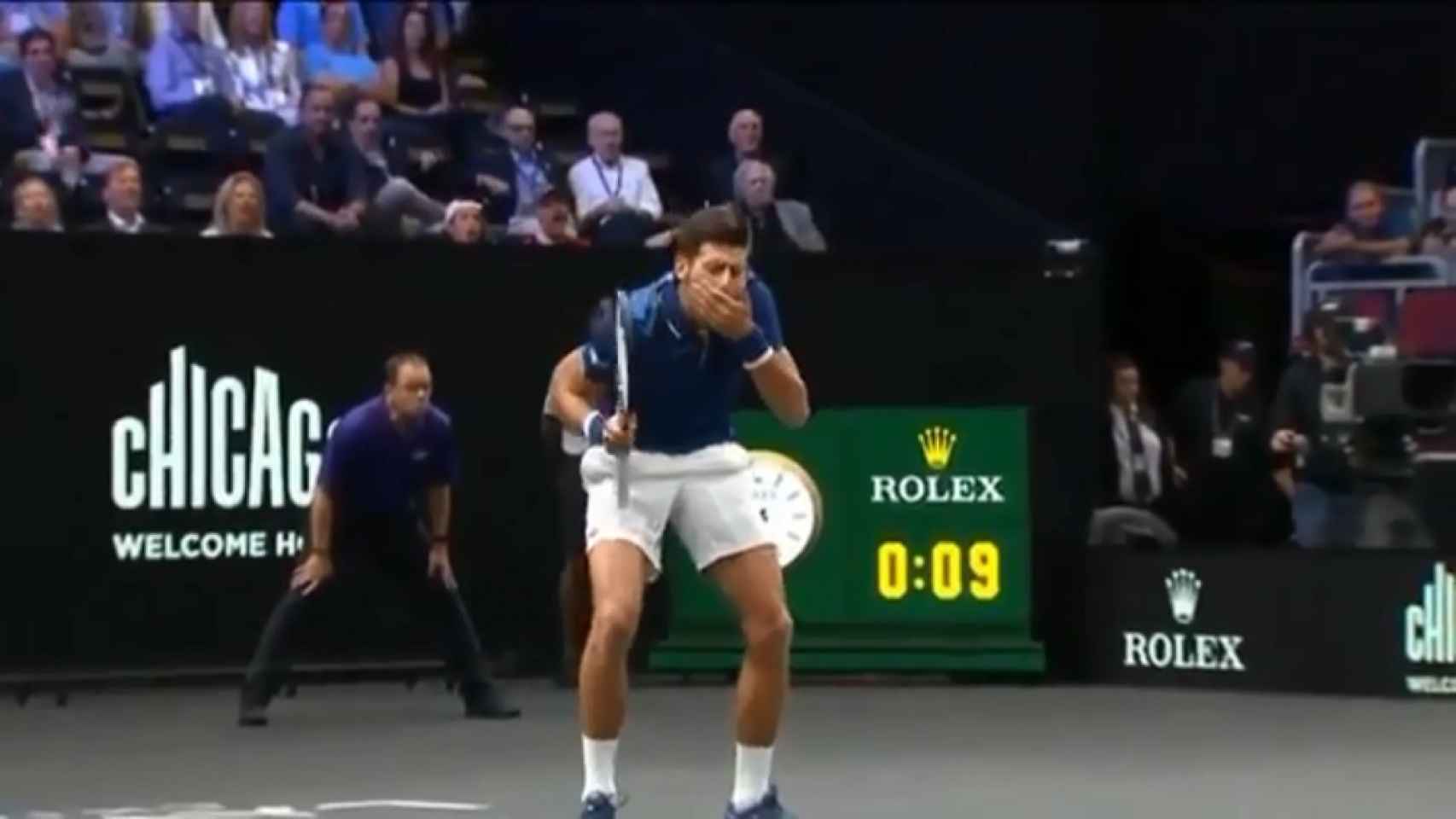 La divertida reacción de Djokovic tras su pelotazo a Federer en la Laver Cup