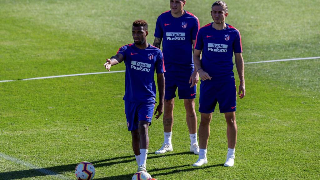 Giménez, Filipe y Lemar, en un entrenamiento del Atlético de Madrid