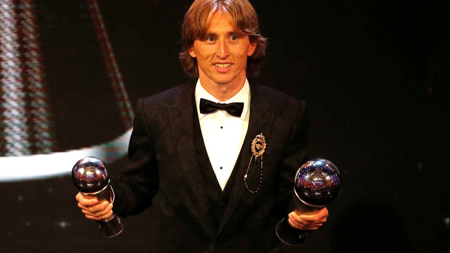 Modric con sus premios en la gala The Best de la FIFA