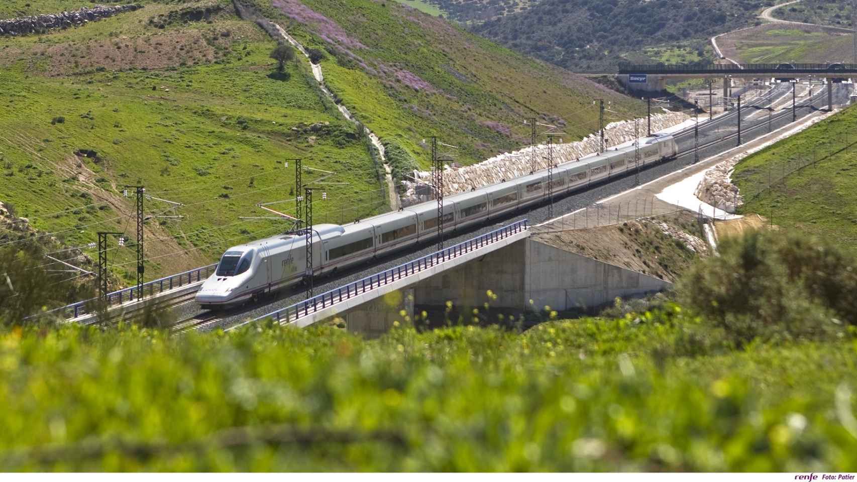 El ministro de Fomento anunció la llegada del AVE a Granada para junio de 2019