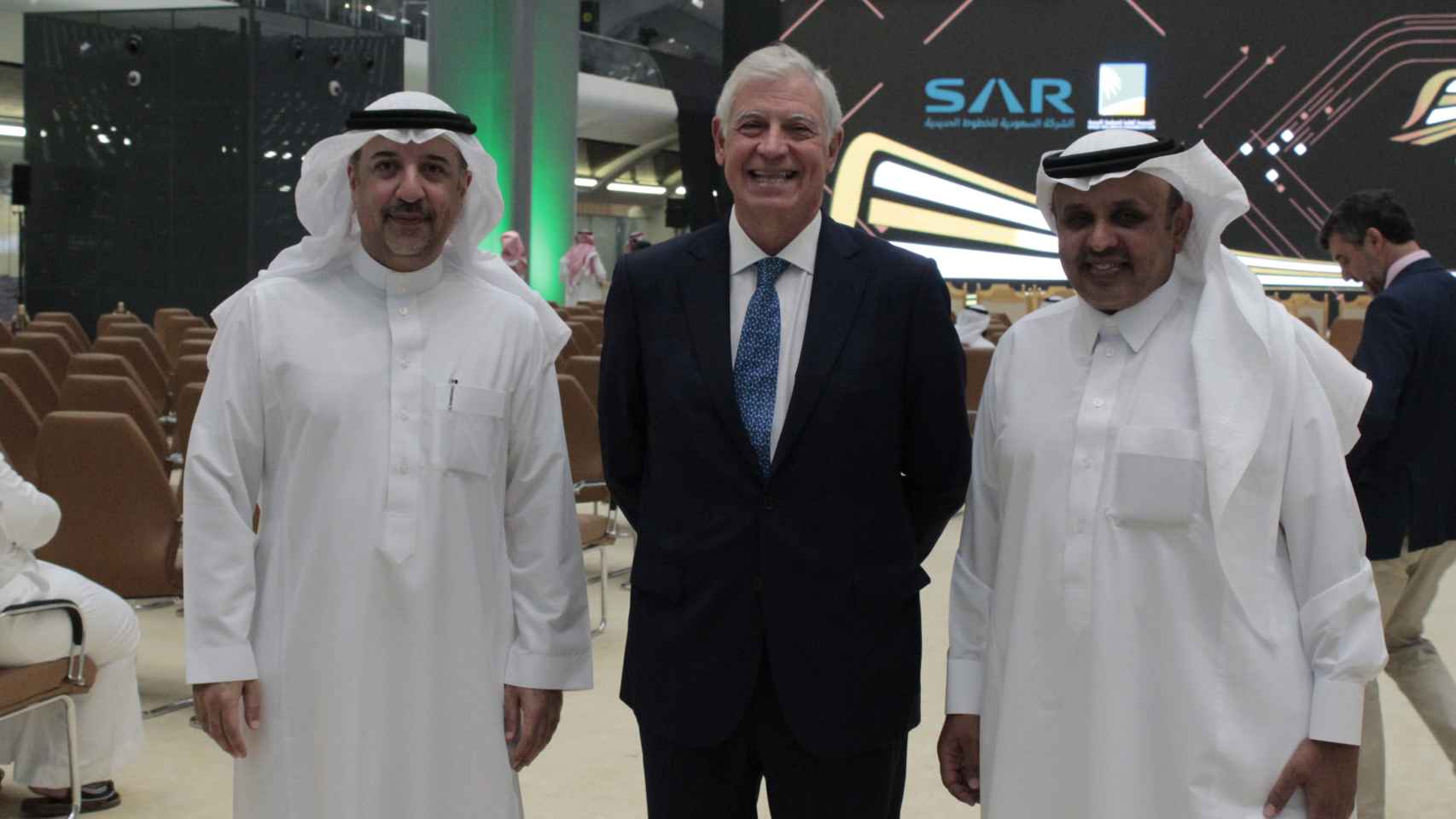 Bashar AlMalik, consejero delegado de SAR, Jorge Segrelles, presidente del consorcio español y Rumaih Mohammed Al-Rumaih, presidente de SRO.