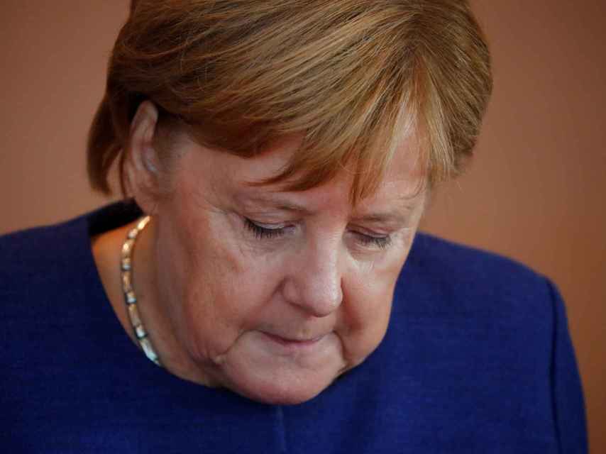 Angela Merkel asiste a la sesión semanal de su gabinete en la Cancillería de Berlín.