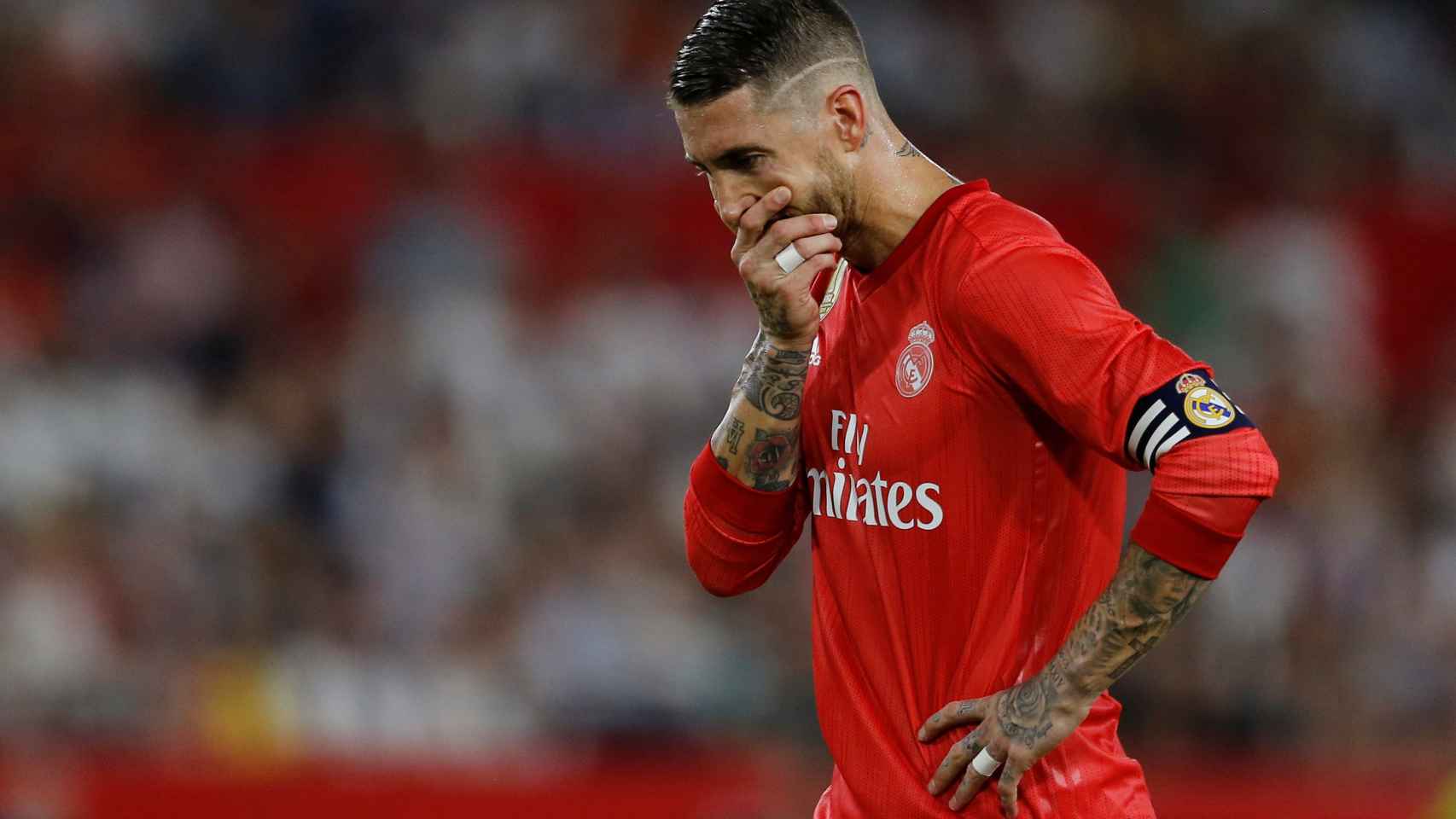 Sergio Ramos se lamenta tras encajar el segundo gol ante el Sevilla