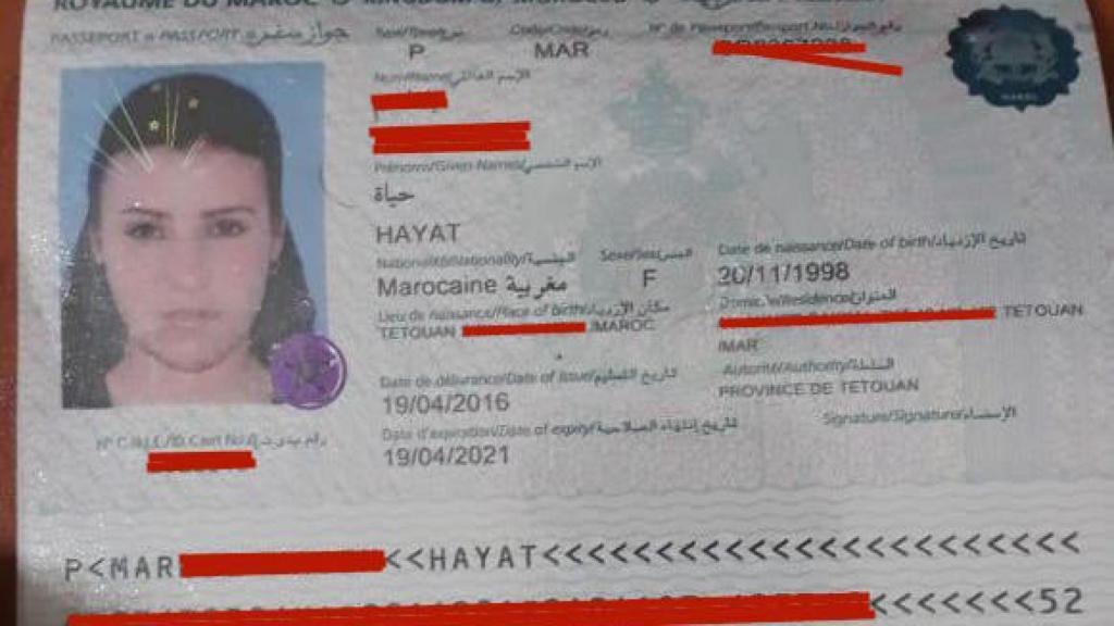 Pasaporte de la joven fallecida a tiros por la Marina marroquí.