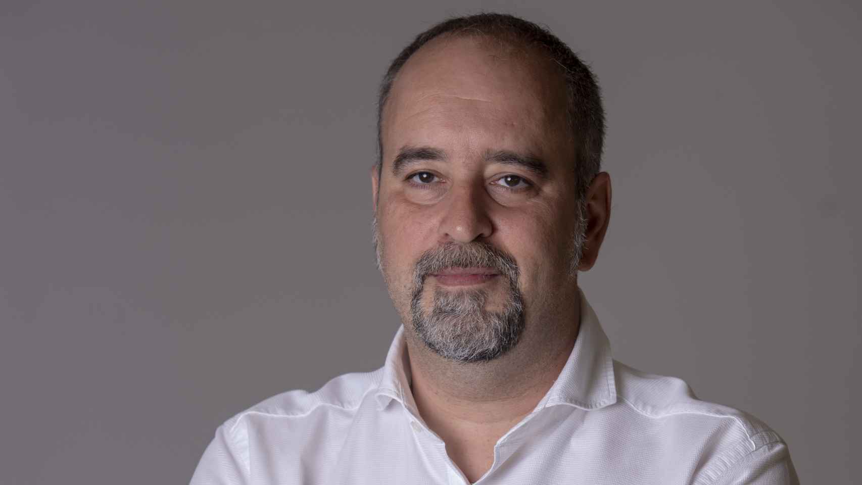 El periodista Agustín Pery, autor de la novela 'Moscas'