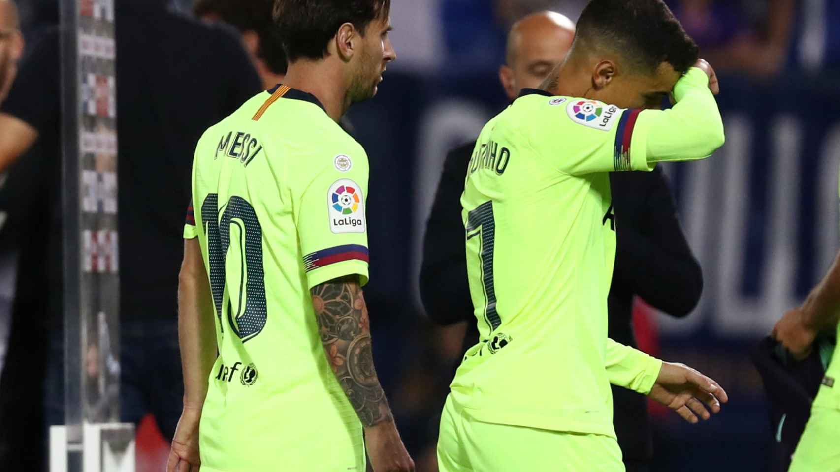 Messi y Coutinho abandonan Butarque abatidos