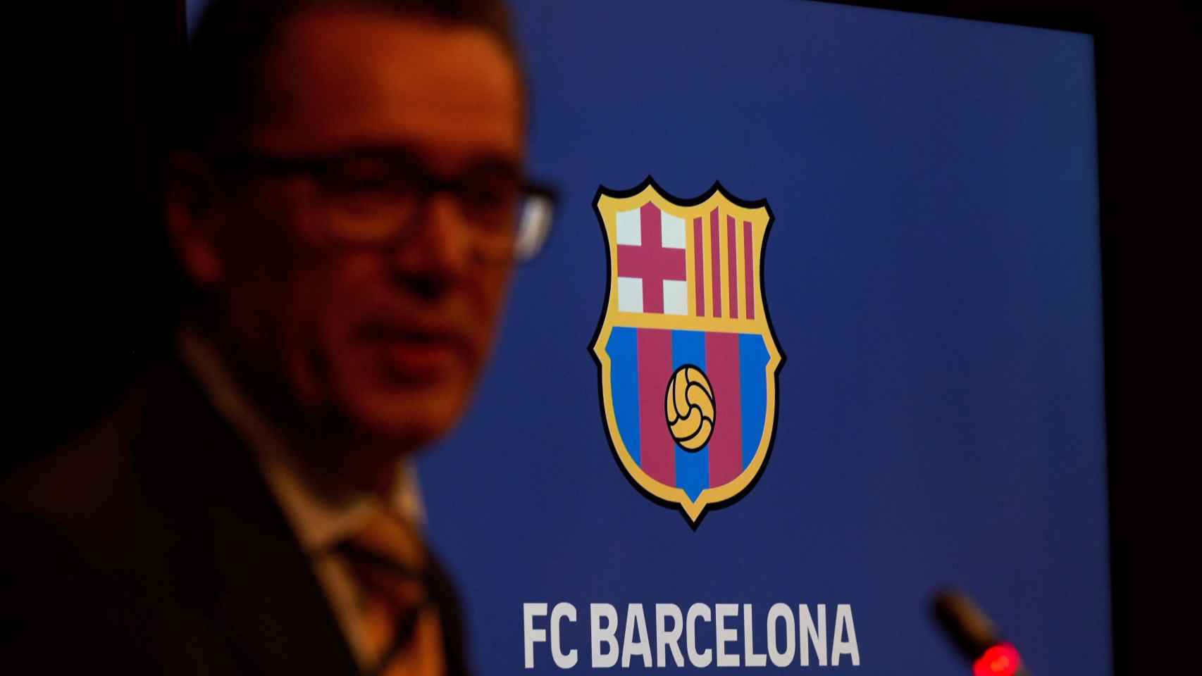 El Barcelona propondrá a sus socios actualizar el diseño del escudo