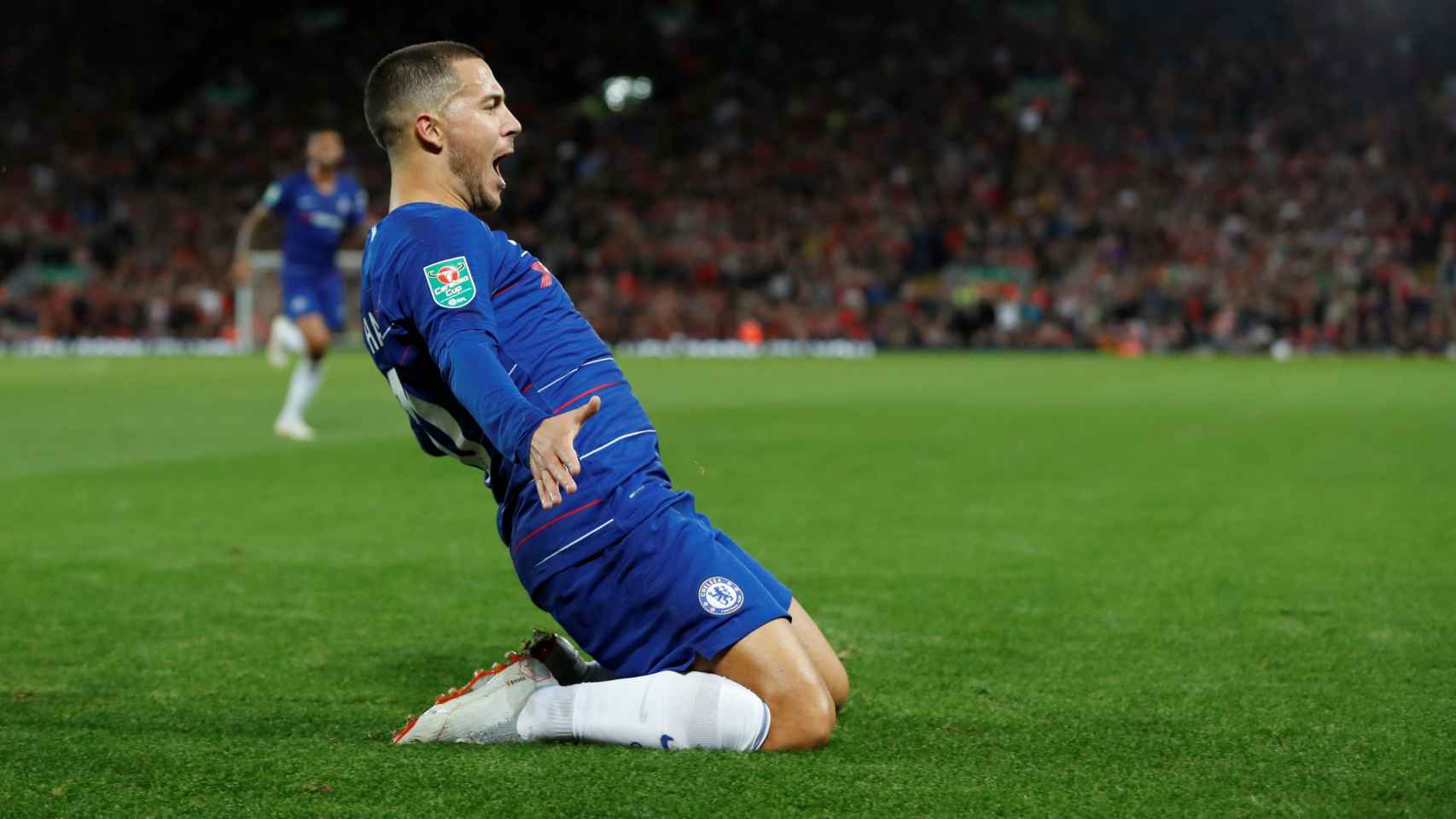 Hazard celebra con el Chelsea un gol en la Carabao Cup