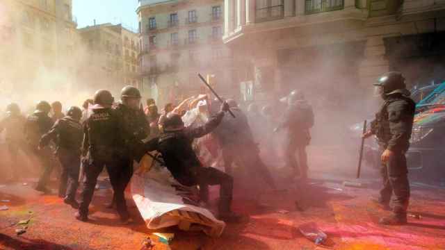 Intervención de los Mossos d´Esquadra en Barcelona el sábado.