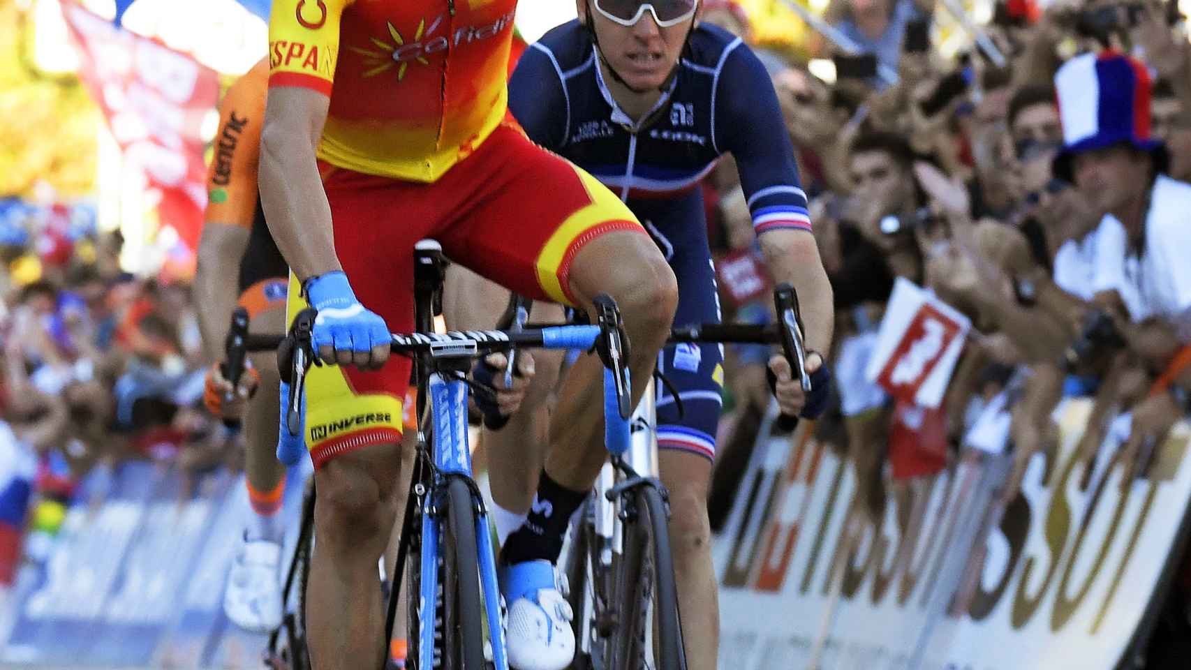 Alejandro Valverde celebra su victoria en el Mundial de Ciclismo de Innsbruck