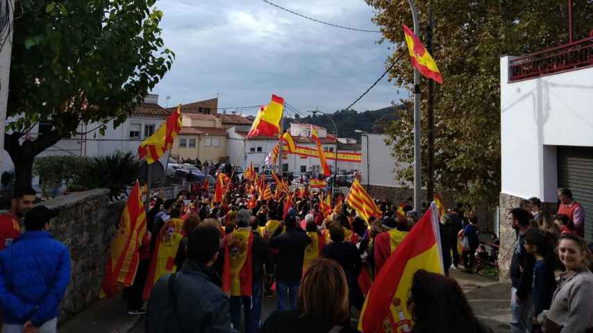 Manifestación en el barrio de Villarroja por la unidad de España.