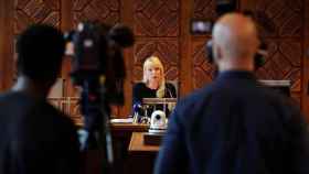 La jueza del tribunal sueco lee el fallo este lunes.