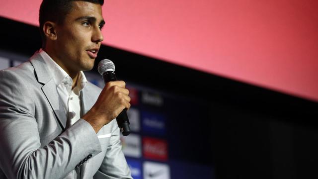 Rodrigo Hernández Cascante en su presentación. Foto: atleticodemadrid.com