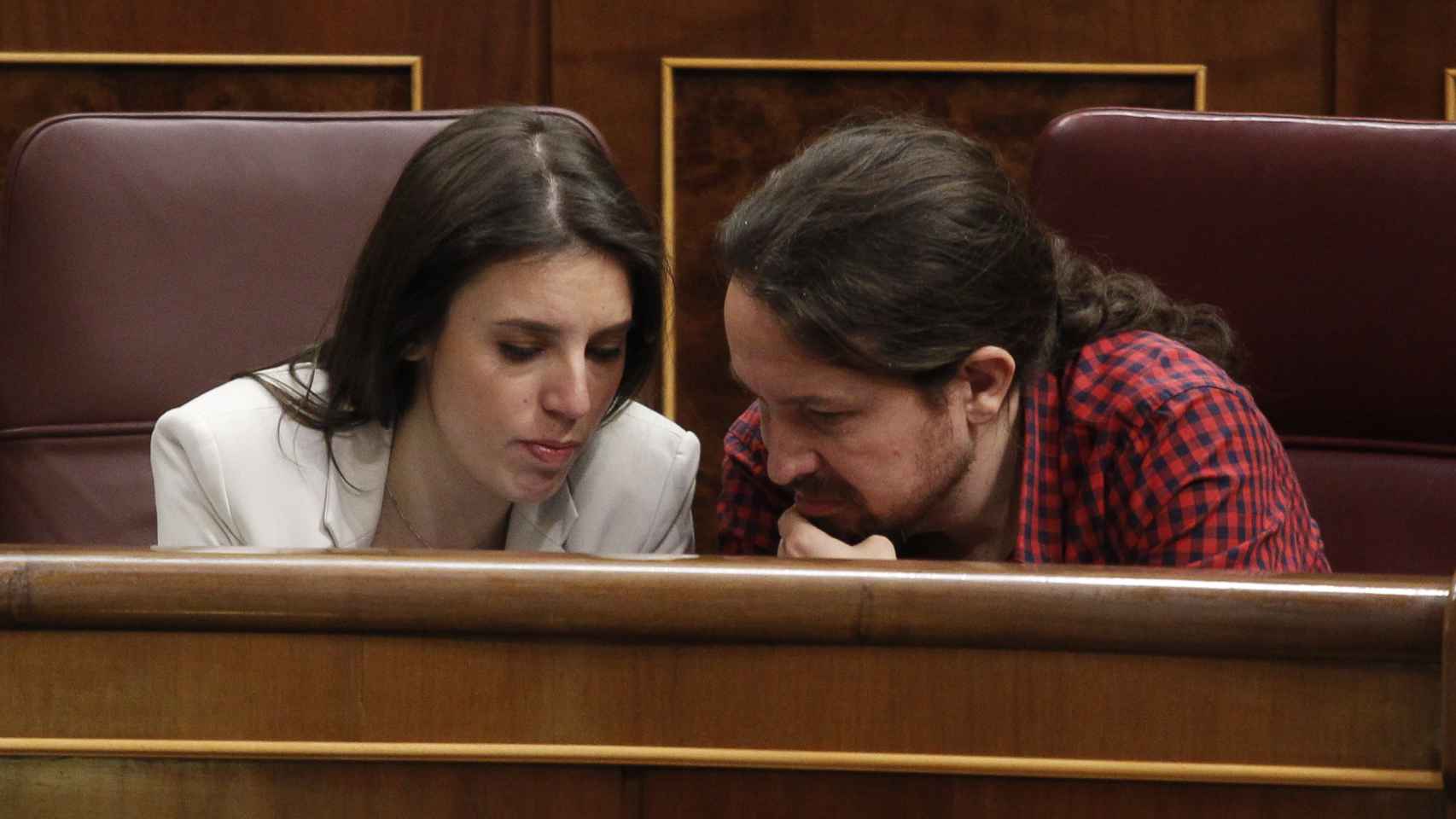 Irene Montero y Pablo Iglesias en una sesión en el Congreso.