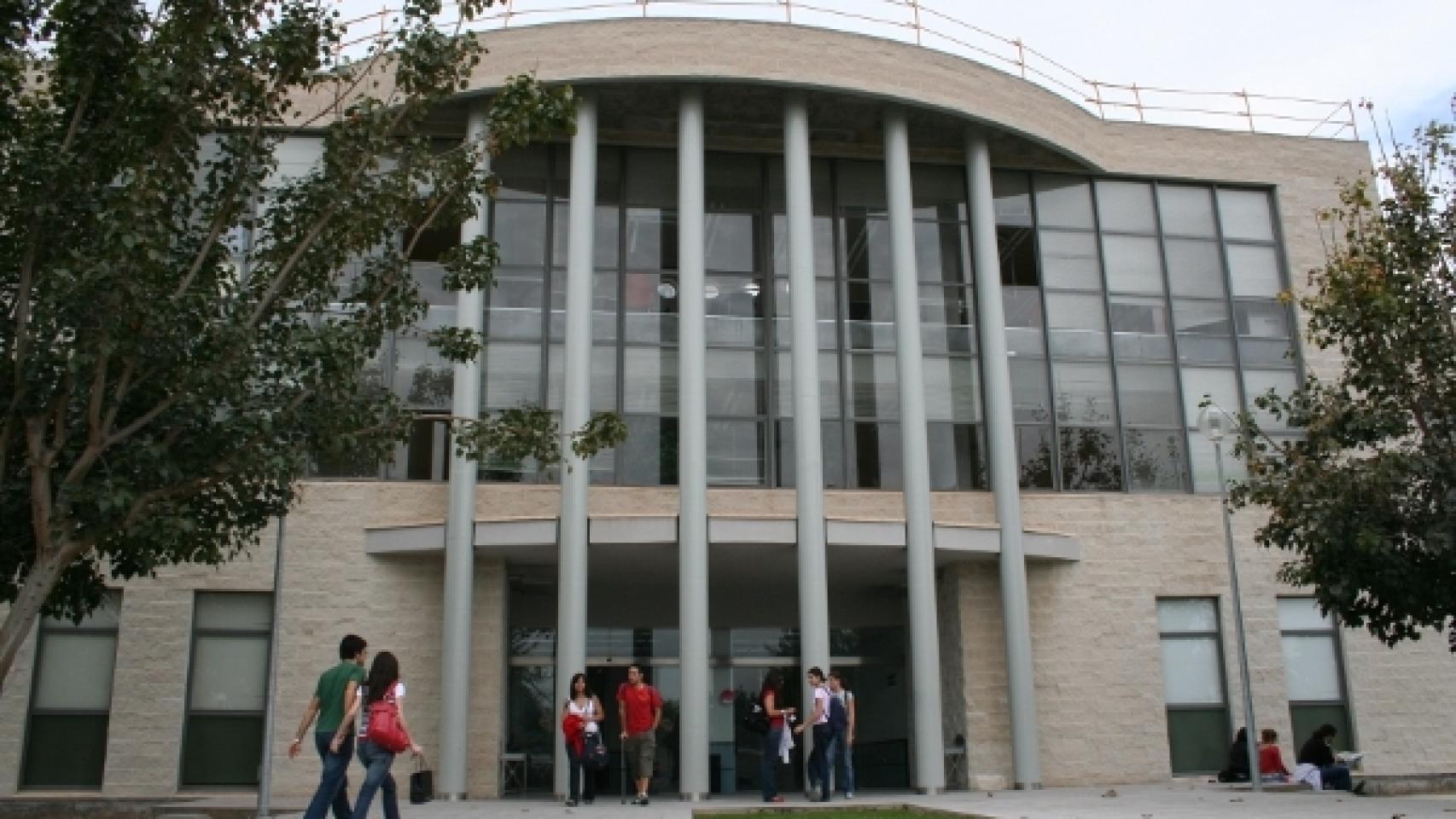 Mejor Universidad Para Estudiar Medicina En España