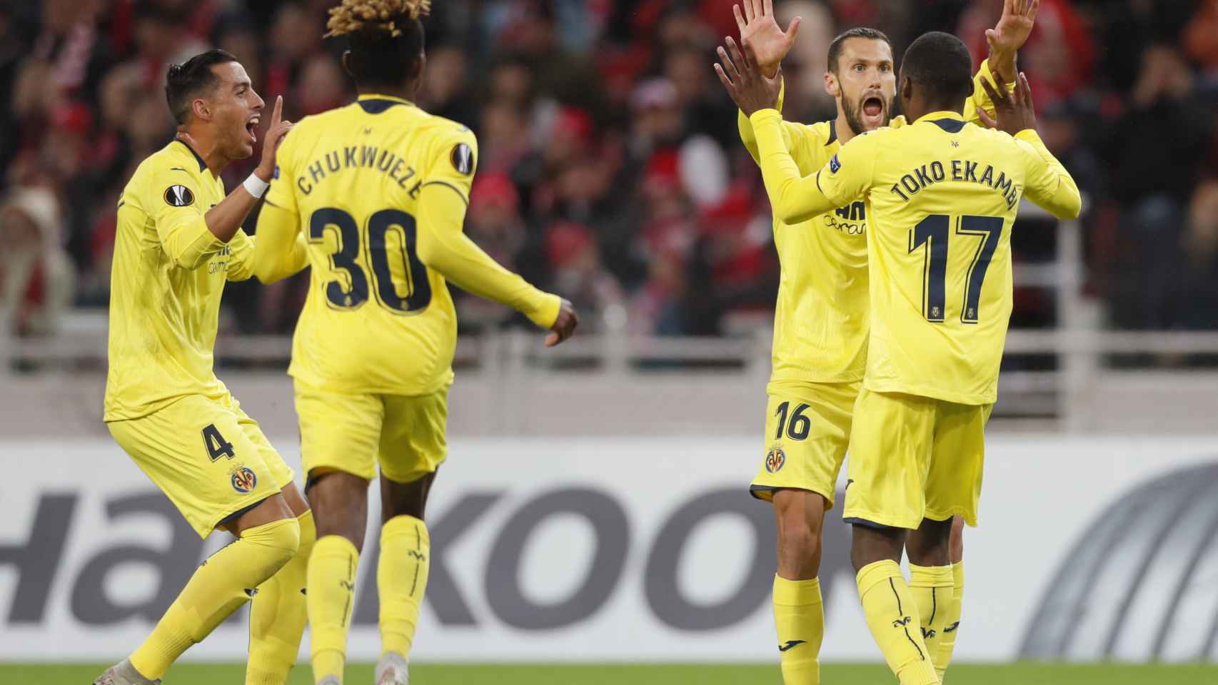 Los jugadores del Villarreal celebran un gol ante el Spartak de Moscú en la Europa League