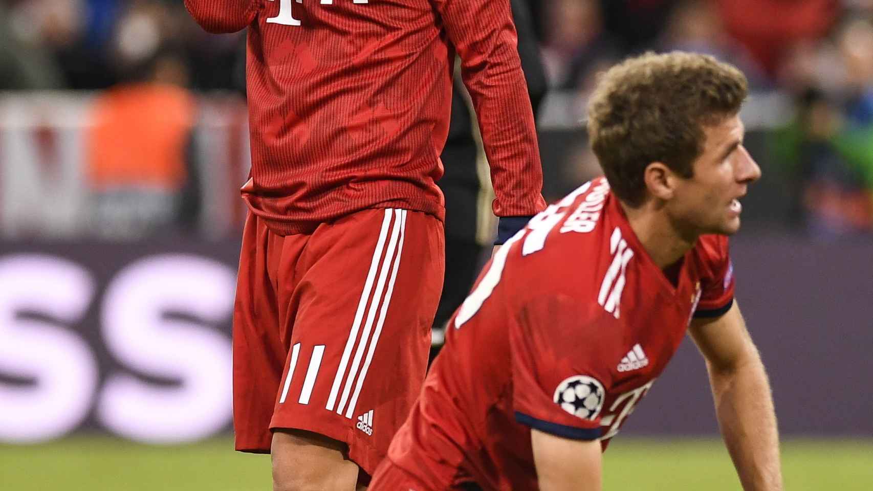 James, contrariado durante un partido del Bayern.