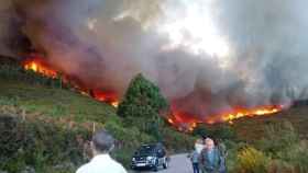 El incendio activo en Mondariz, Pontevedra.