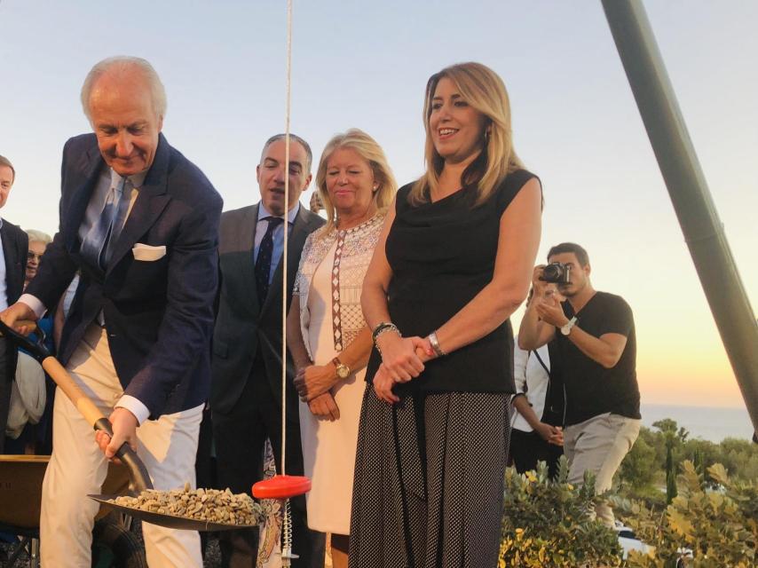 Ricardo, el viudo, junto a Susana Díaz.