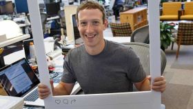 Zuckerberg, el directivo que tapa la cámara de su portátil, te quiere meter una en casa.