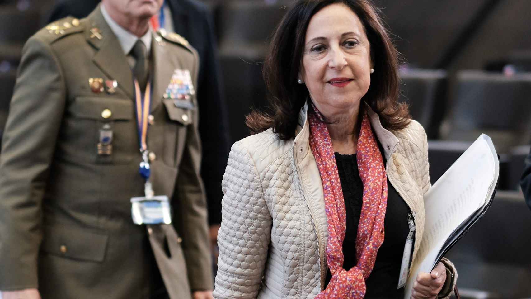 La ministra de Defensa española, Margarita Robles, llega a la reunión de ministros de Defensa de la OTAN.