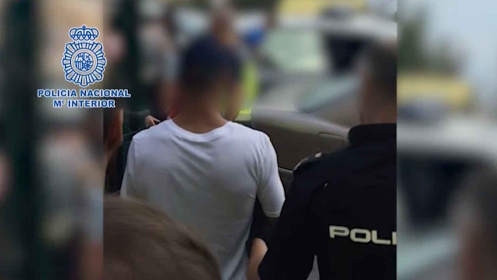 Imagen de la detención de El Rubio y las otras tres personas en el operativo policial.