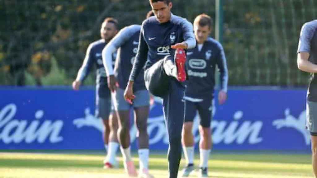 Varane entrena con Francia. Foto: Twitter (@raphaelvarane)