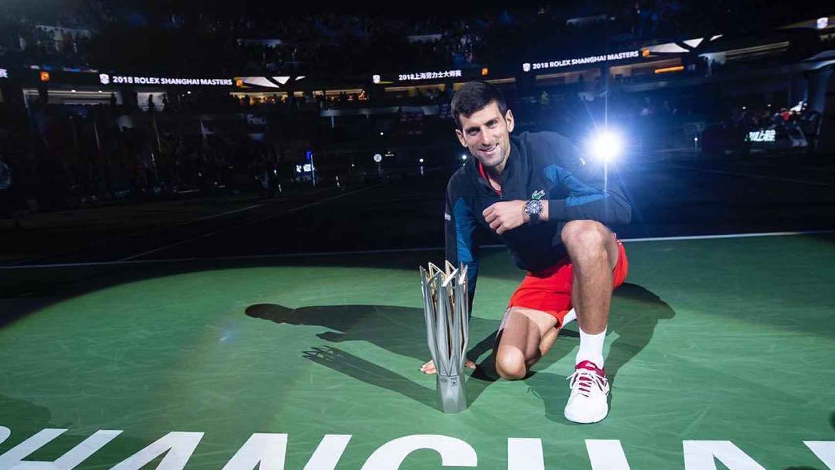 Djokovic con su trofeo. Foto: Instagram (@djokernole)