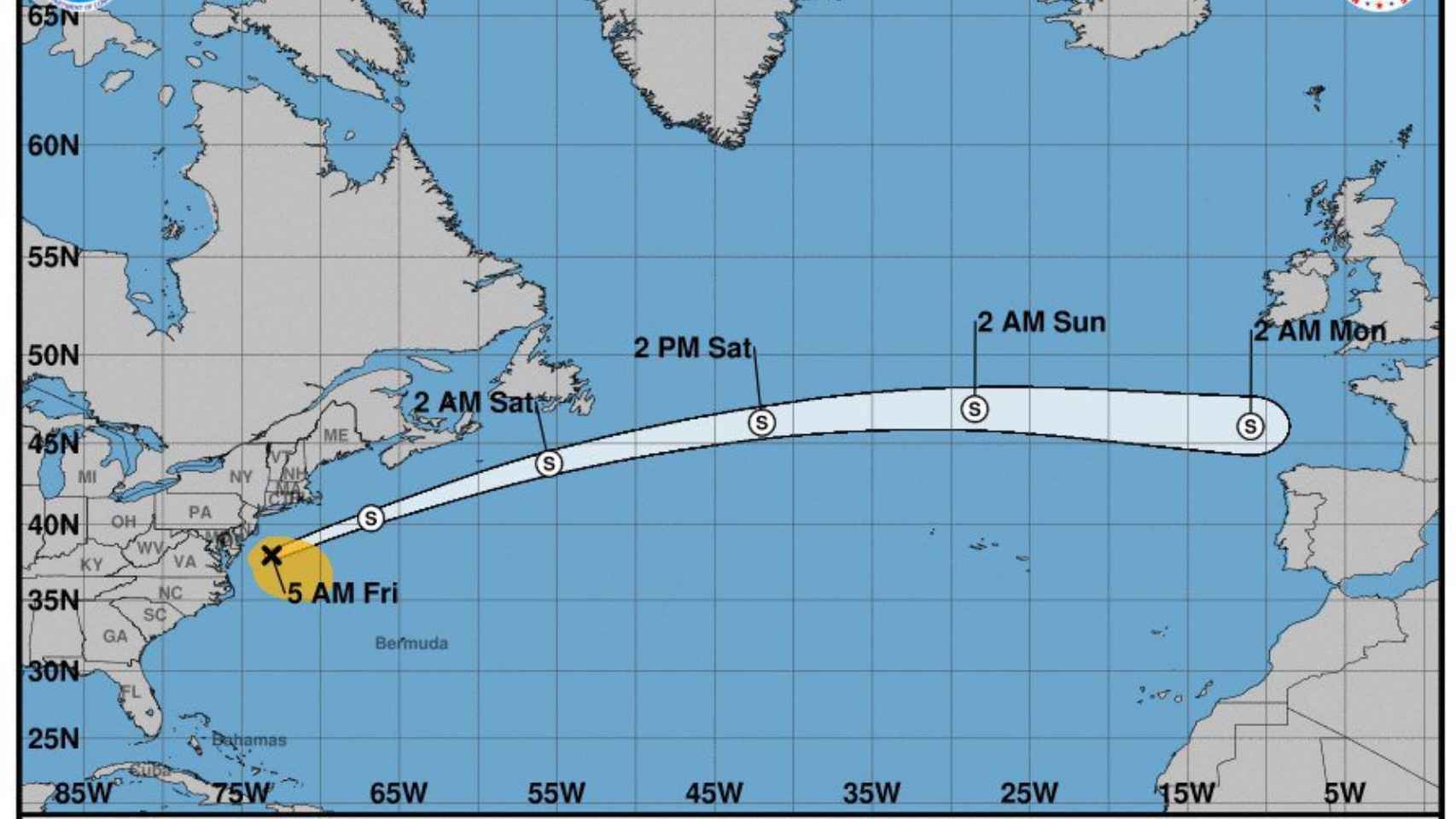 El desplazamiento del huracán Michael a través del Atlántico durante el fin de semana en la última previsión del NHC.
