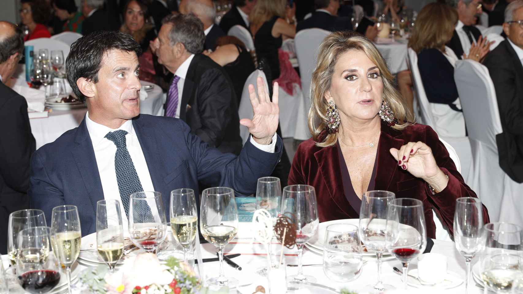 Manuel Valls y Susana Gallardo en la cena de los Premios Planeta.