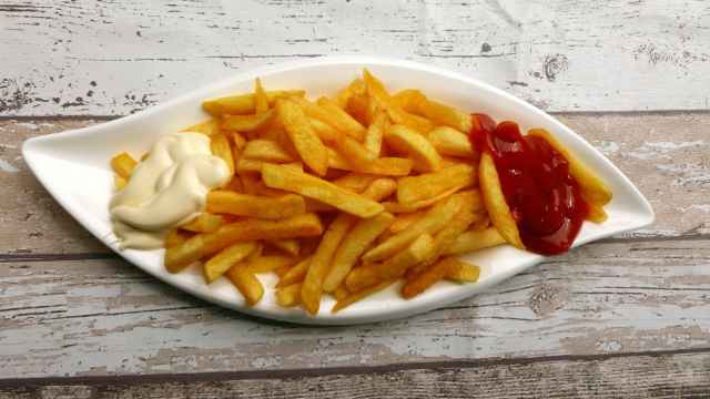 Las patatas fritas son un alimento insano con un exagerado aporte calorico.