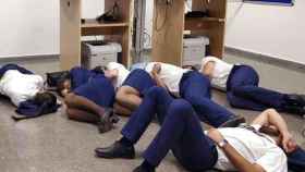 Así durmieron los tripulantes de 4 aviones de Ryanair horas antes de volar