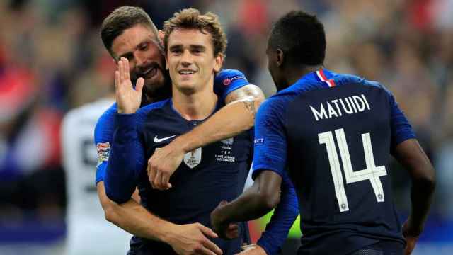 Giroud, Griezmann y Matuidi celebran uno de los goles de Francia ante Alemania