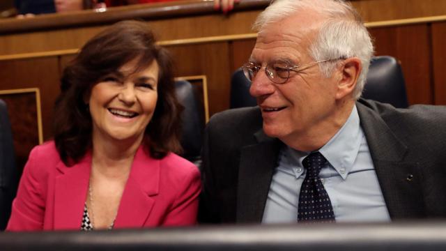 Josep Borrell, ministro de Exteriores, este miércoles en el Congreso junto a la vicepresidenta.