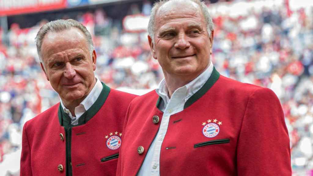 La cúpula del Bayern cierra filas ante la crisis y ataca a los críticos