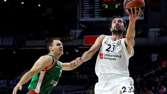 Llull deja un bandeja en el aro rival