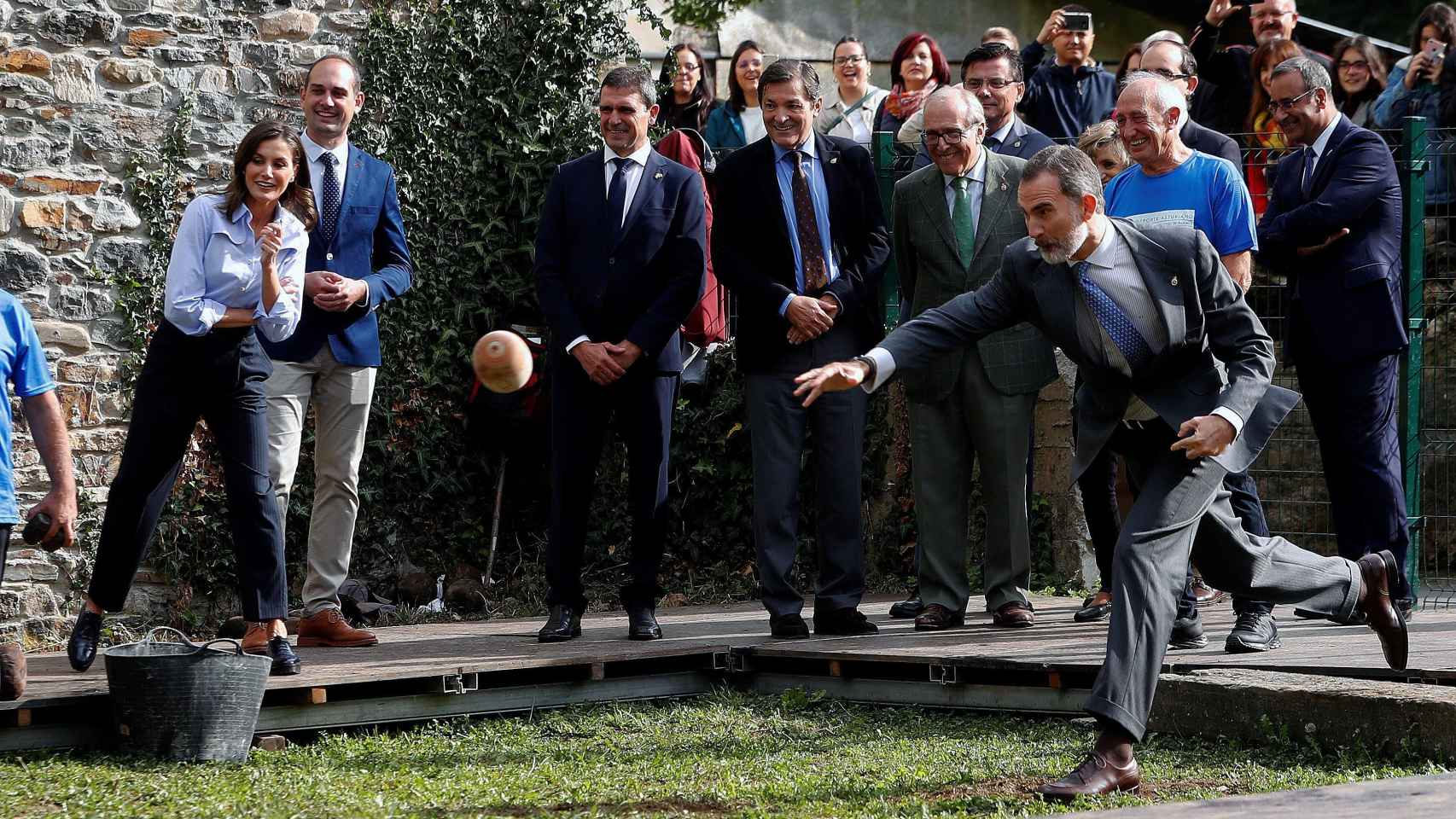 El rey Felipe practicando este deporte tradicional.