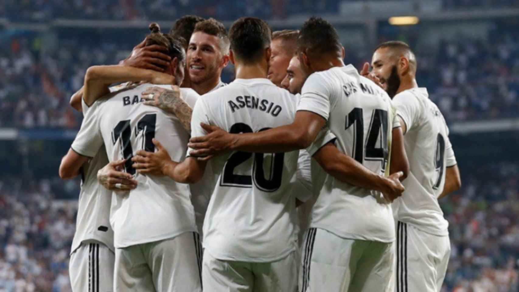Piña del Real Madrid al celebrar un gol