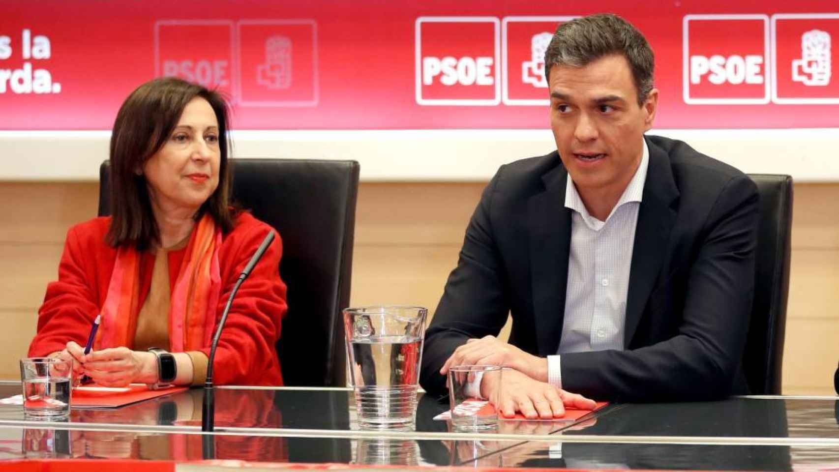 Margarita Robles y Pedro Sánchez, en un acto del partido celebrado el pasado mes de abril.