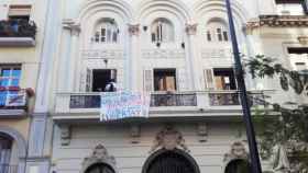 Imagen de la ocupación de la sede del PSC en Lérida.