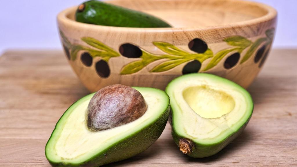 Si aún no lo has hecho, deberías incorporar el aguacate a tu dieta.