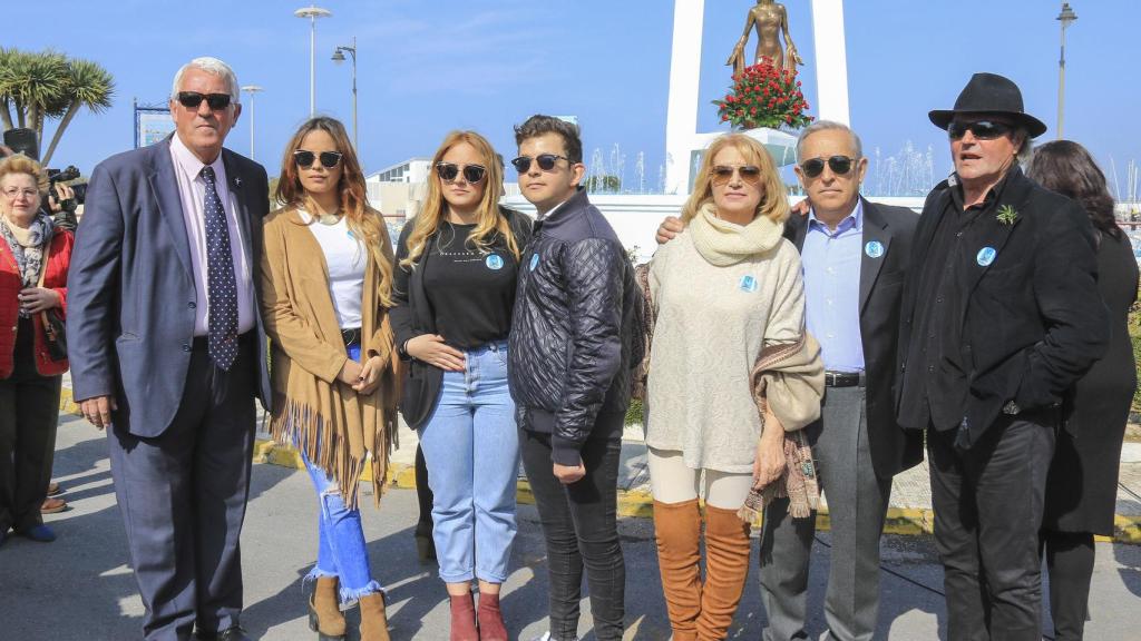 Gloria Mohedano junto a su hermano Amador y su marido José Antonio.