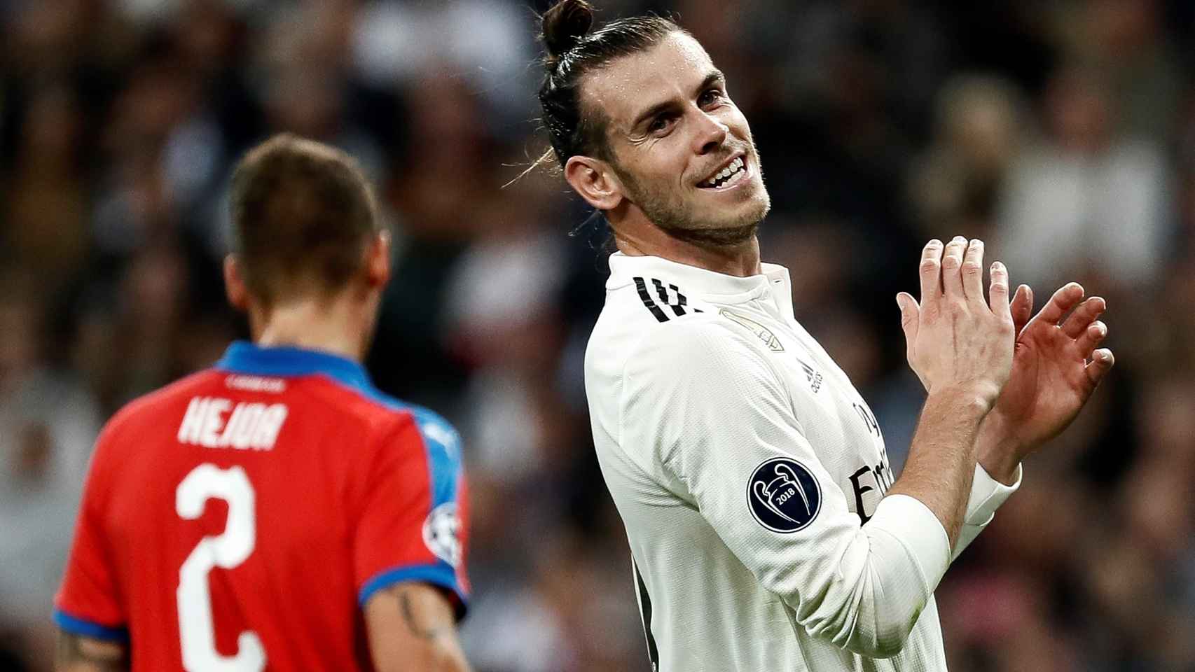 Gareth Bale se lamenta de una ocasión perdida