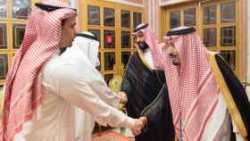 El rey y el príncipe heredero de Arabia Saudí dan el pésame al hijo de Khashoggi.