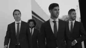 Los jugadores del Real Madrid con los trajes de Hugo Boss