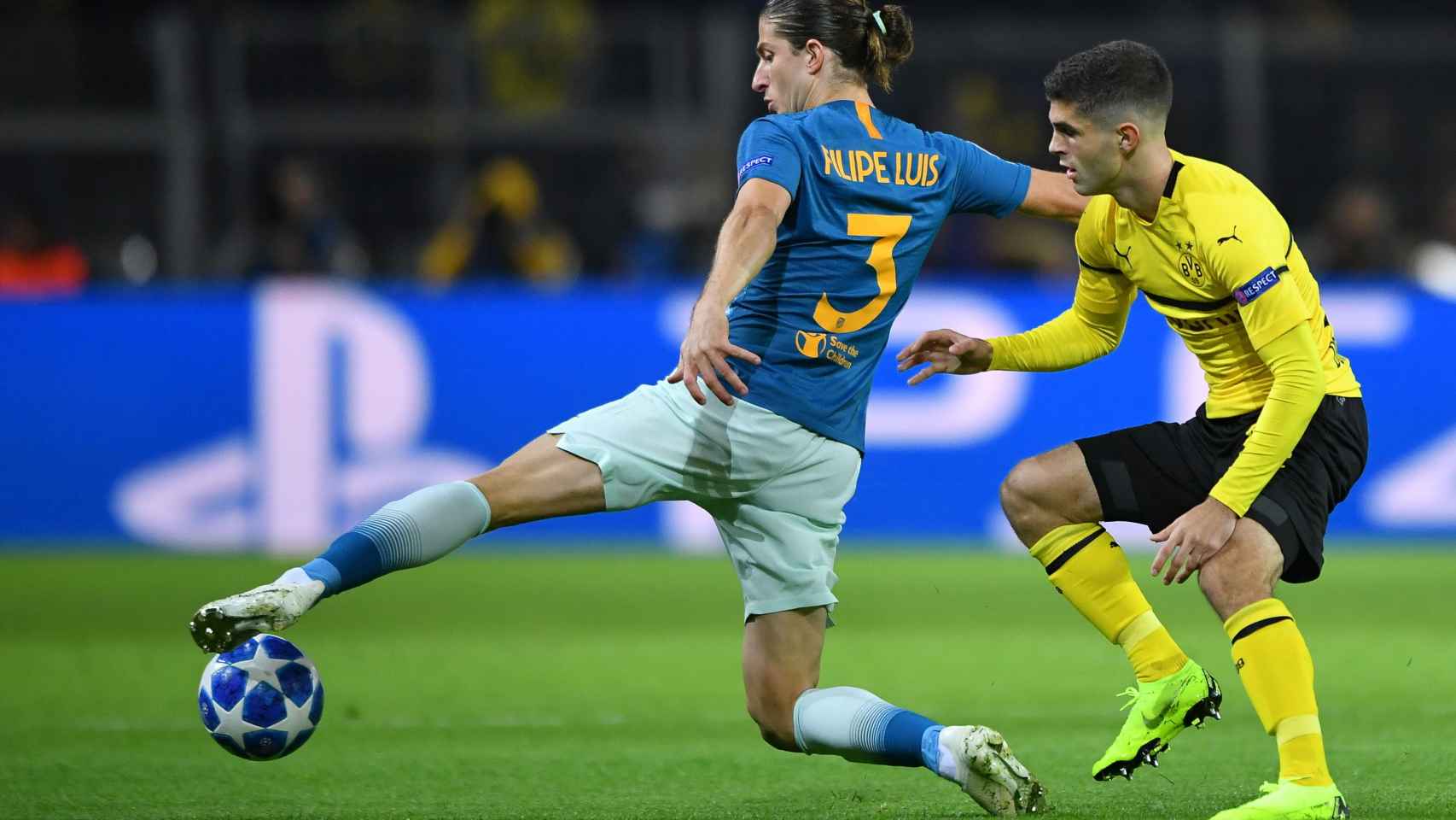 Filipe Luis ante el Borussia Dortmund