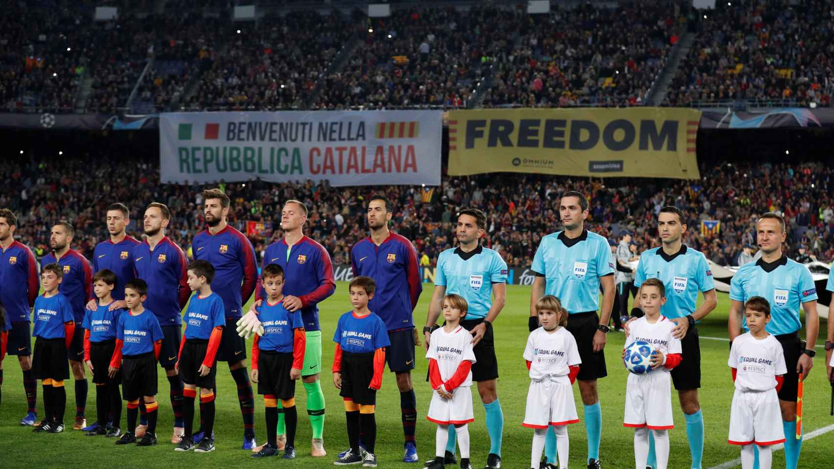 Pancarta mostrada durante el Barcelona - Inter