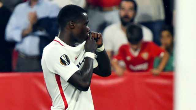 Quincy Promes celebra un gol en el Sevilla - Akhisar